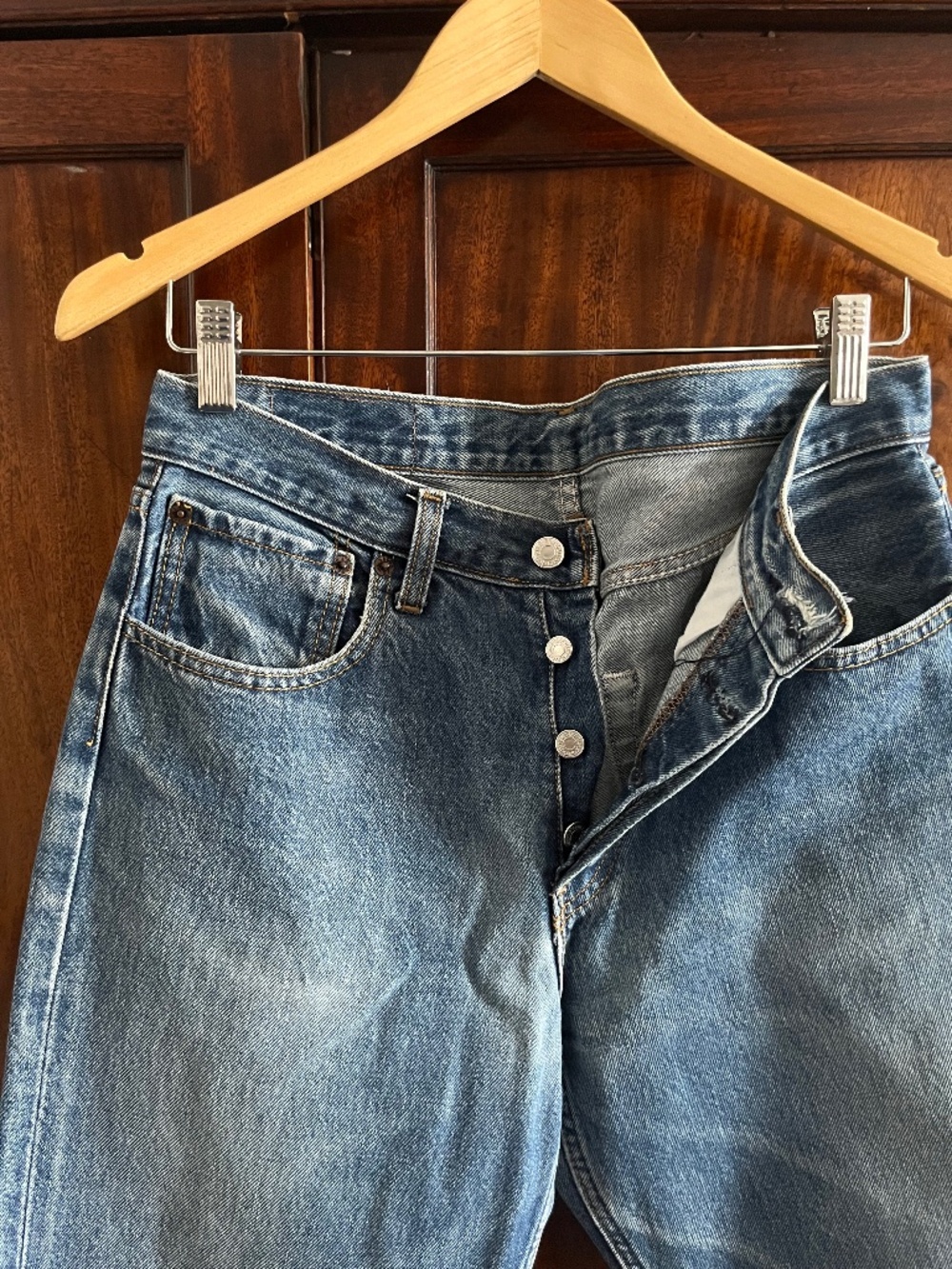 Vintage Levi 501s - 28 Waist